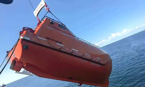 SOLAS requirements for free-fall lifeboats